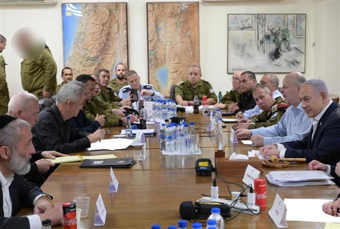 ΠΡΟΚΛΗΣΕΙΣ και απειλές μπαίνουν στην (δια)μάχη!