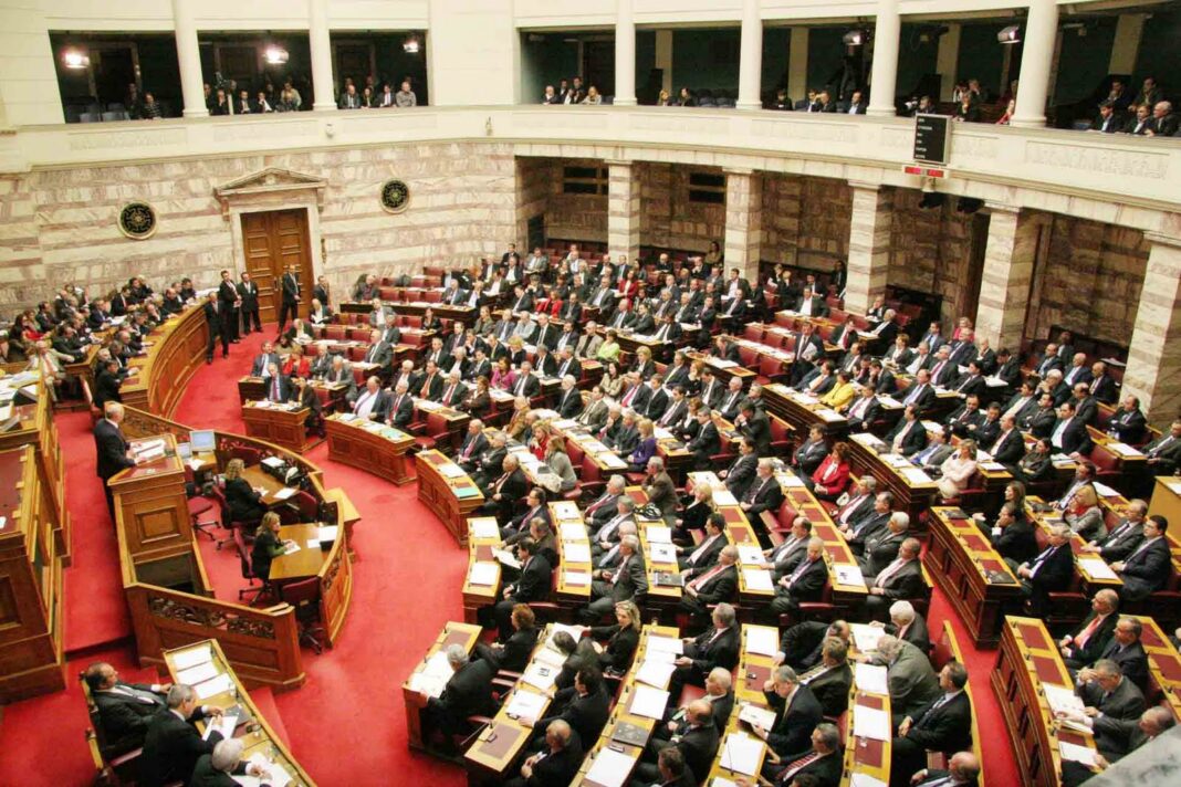 Ή βουλευτής βουλευτής, ή Υπουργός Υπουργός!