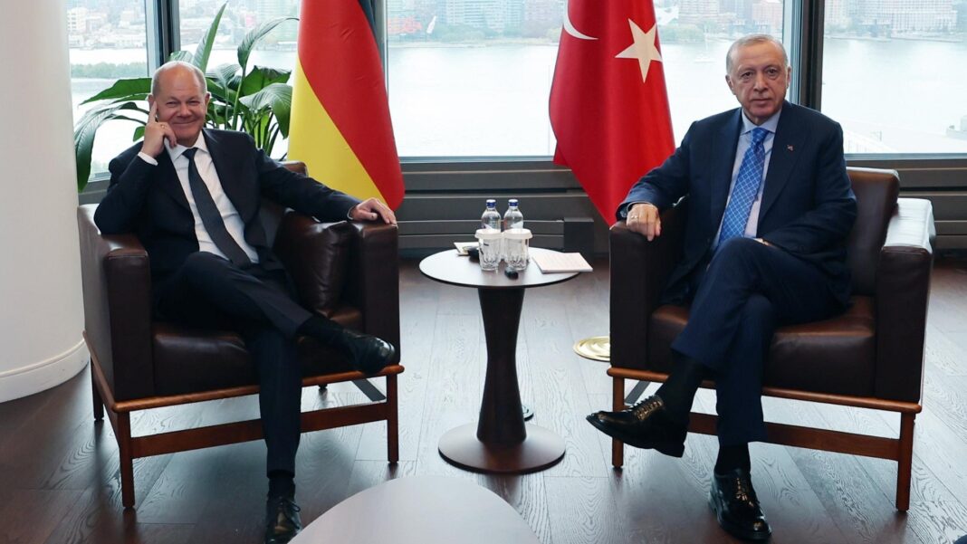 Ζητιάνος Ερντογάν στις ΗΠΑ : Όπλα και Απαιτήσεις στον Αέρα…
