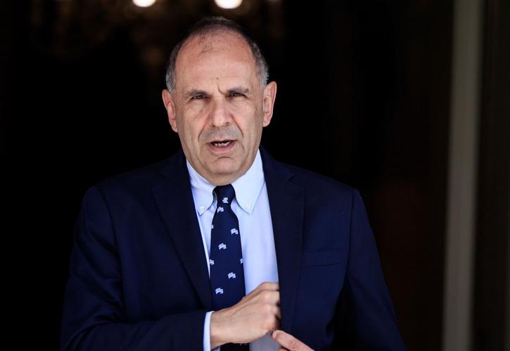 Γιώργος Γεραπετρίτης: Ο Υποδειγματικός Πολιτικός Εργάτης για την Ειρήνη και την Ευημερία