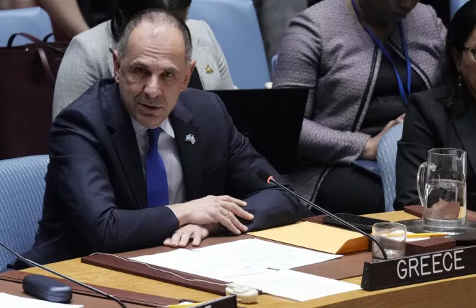 Γεραπετρίτης: Ο Πρέσβης της Δικαιοσύνης στη Διεθνή Σκακιέρα